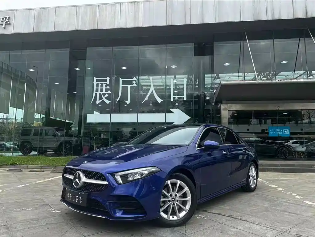 Mercedes-Benz Mercedes-Benz A-Class 2020 Facelift A 200 L Sport Sedan Fashion Edition 2020
