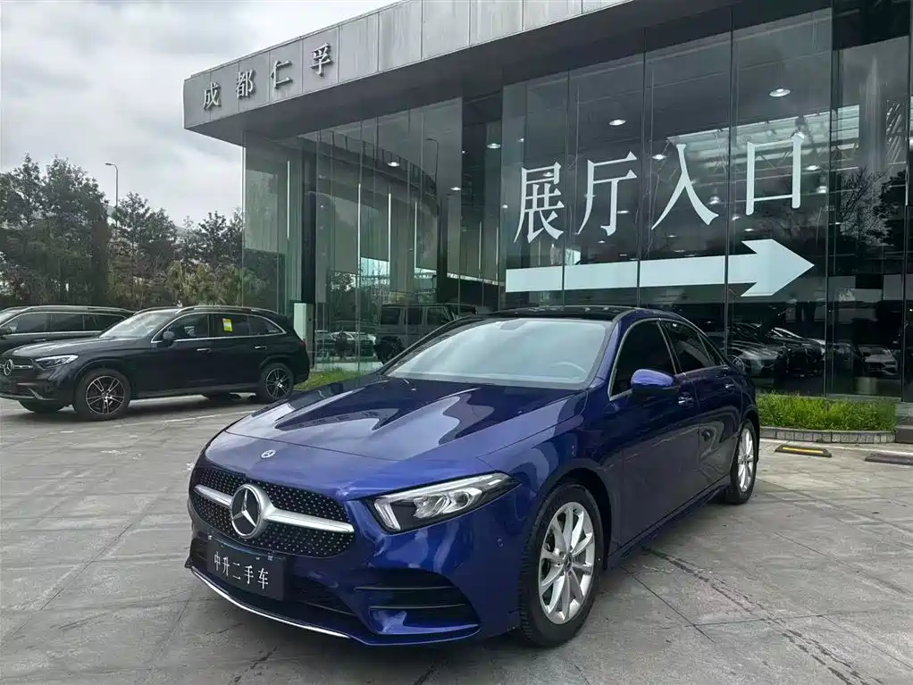 Mercedes-Benz Mercedes-Benz A-Class 2020 Facelift A 200 L Sport Sedan Fashion Edition 2020 - thumbnail 4