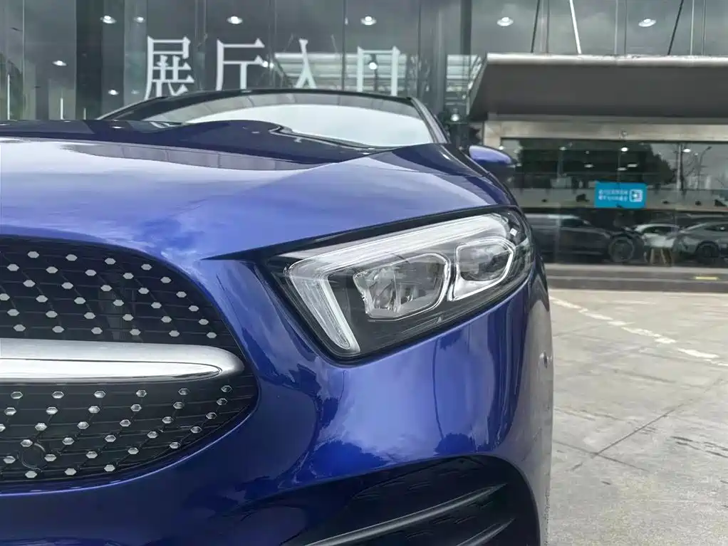 Mercedes-Benz Mercedes-Benz A-Class 2020 Facelift A 200 L Sport Sedan Fashion Edition 2020 - thumbnail 10