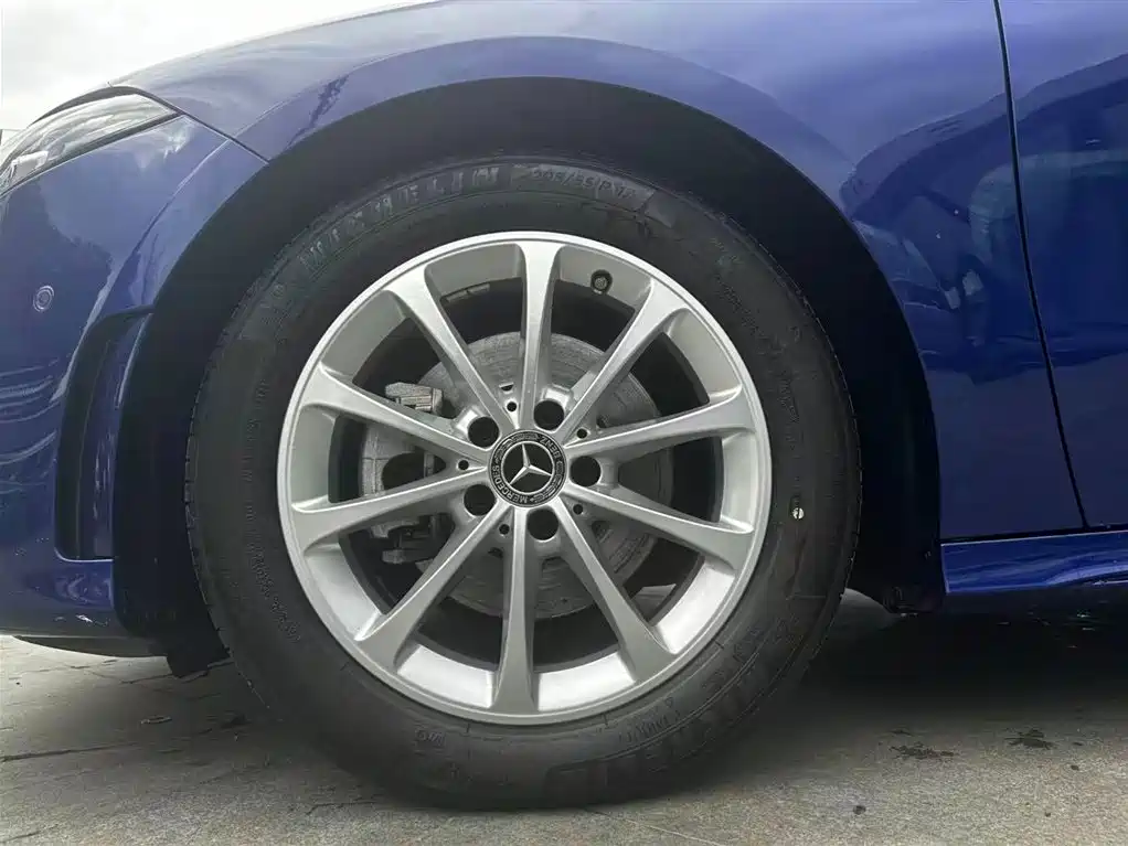 Mercedes-Benz Mercedes-Benz A-Class 2020 Facelift A 200 L Sport Sedan Fashion Edition 2020 - thumbnail 11