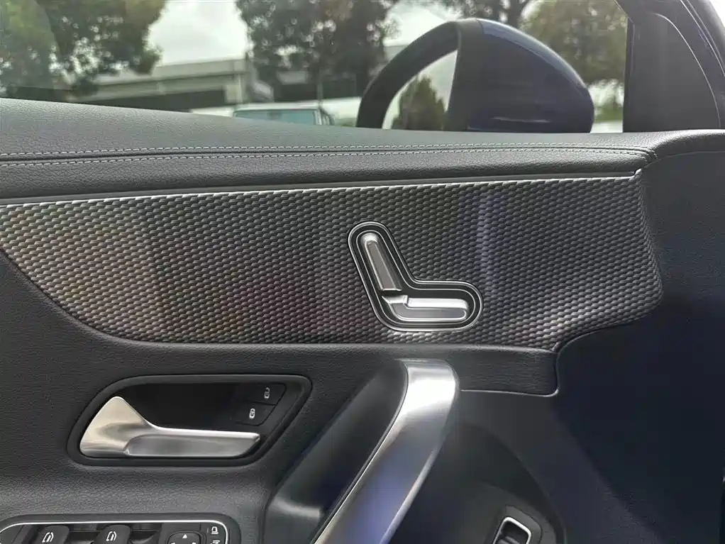 Mercedes-Benz Mercedes-Benz A-Class 2020 Facelift A 200 L Sport Sedan Fashion Edition 2020 - thumbnail 18