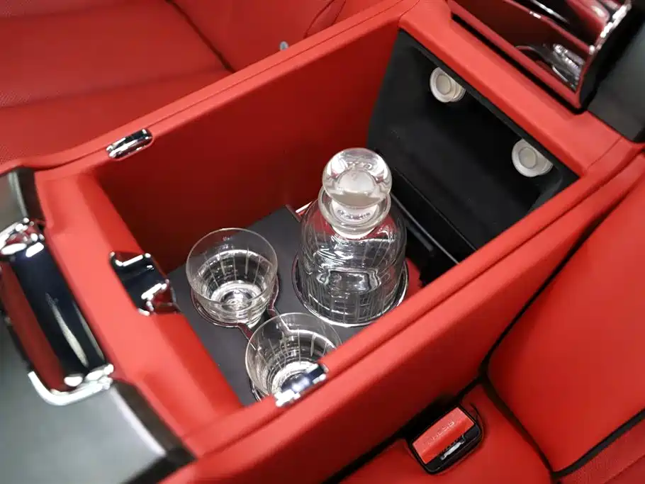 Rolls-Royce Rolls-Royce Cullinan 2018 Four-Seat Version 2019 - thumbnail 10