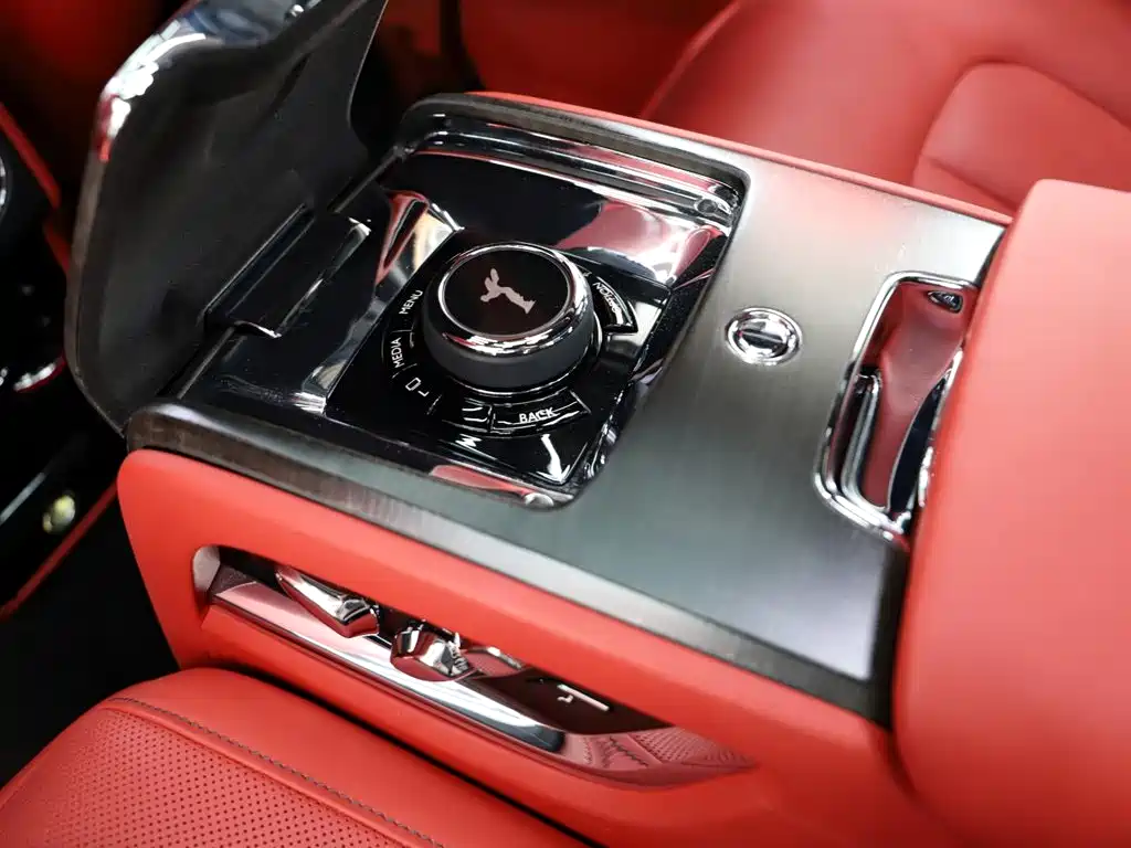 Rolls-Royce Rolls-Royce Cullinan 2018 Four-Seat Version 2019 - thumbnail 11