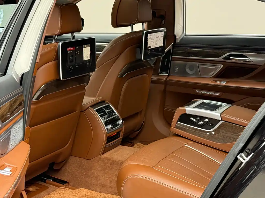 BMW BMW 7 Series 2018 740Li xDrive M Sport Package 2018 - thumbnail 4