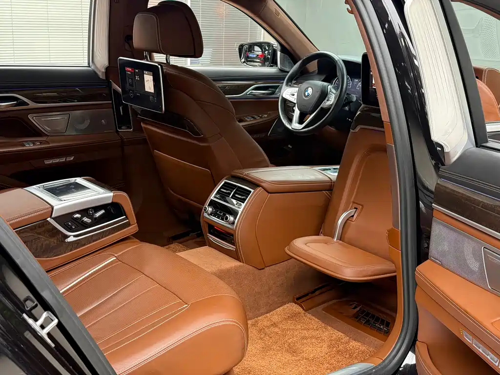 BMW BMW 7 Series 2018 740Li xDrive M Sport Package 2018 - thumbnail 5