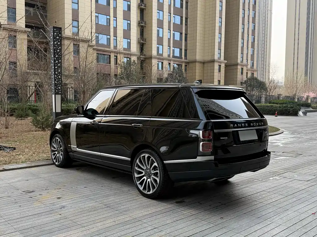 Land Rover Range Rover 2022 3.0 L6 400PS Autobiography Long Wheelbase 2022 - thumbnail 5