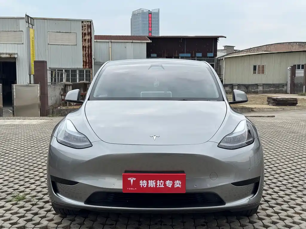 Tesla Model Y 2022 Rear-Wheel Drive Version 2023 - thumbnail 2