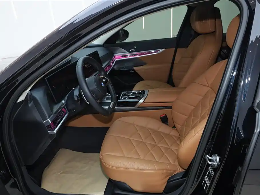 BMW BMW 7 Series 2023 735Li Luxury Package 2024