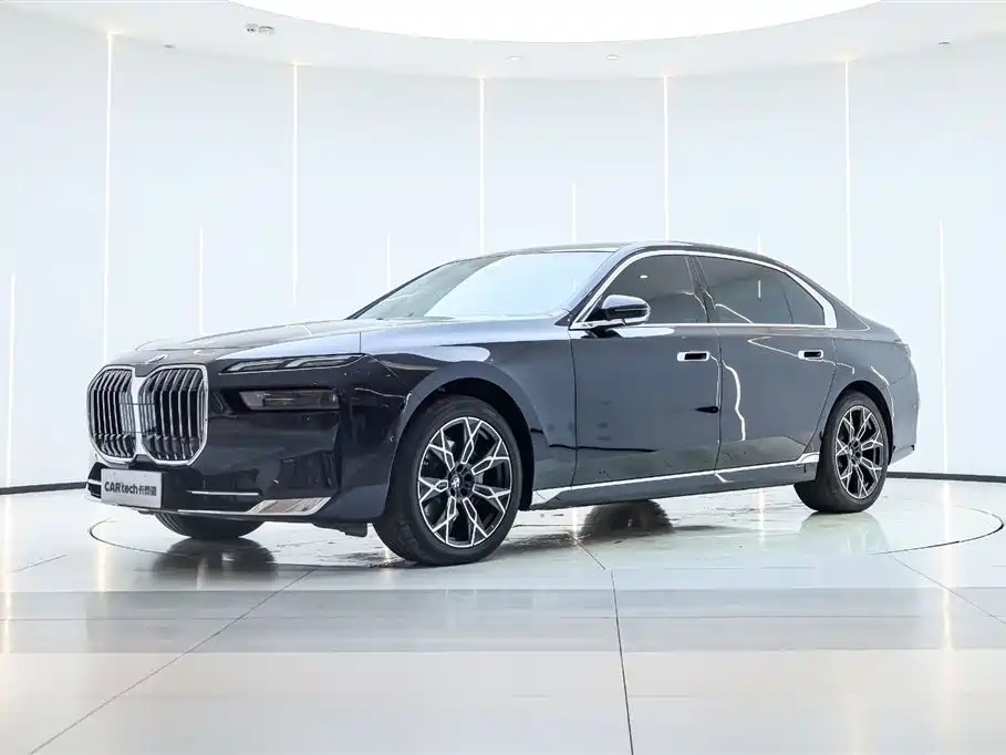 BMW BMW 7 Series 2023 735Li Luxury Package 2024 - thumbnail 2