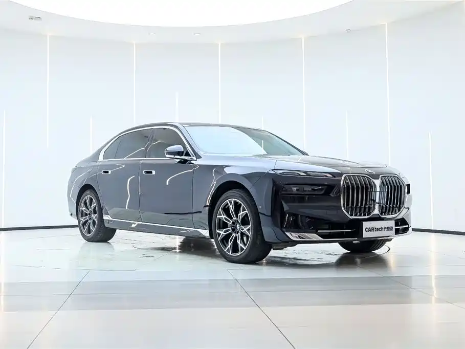 BMW BMW 7 Series 2023 735Li Luxury Package 2024 - thumbnail 6