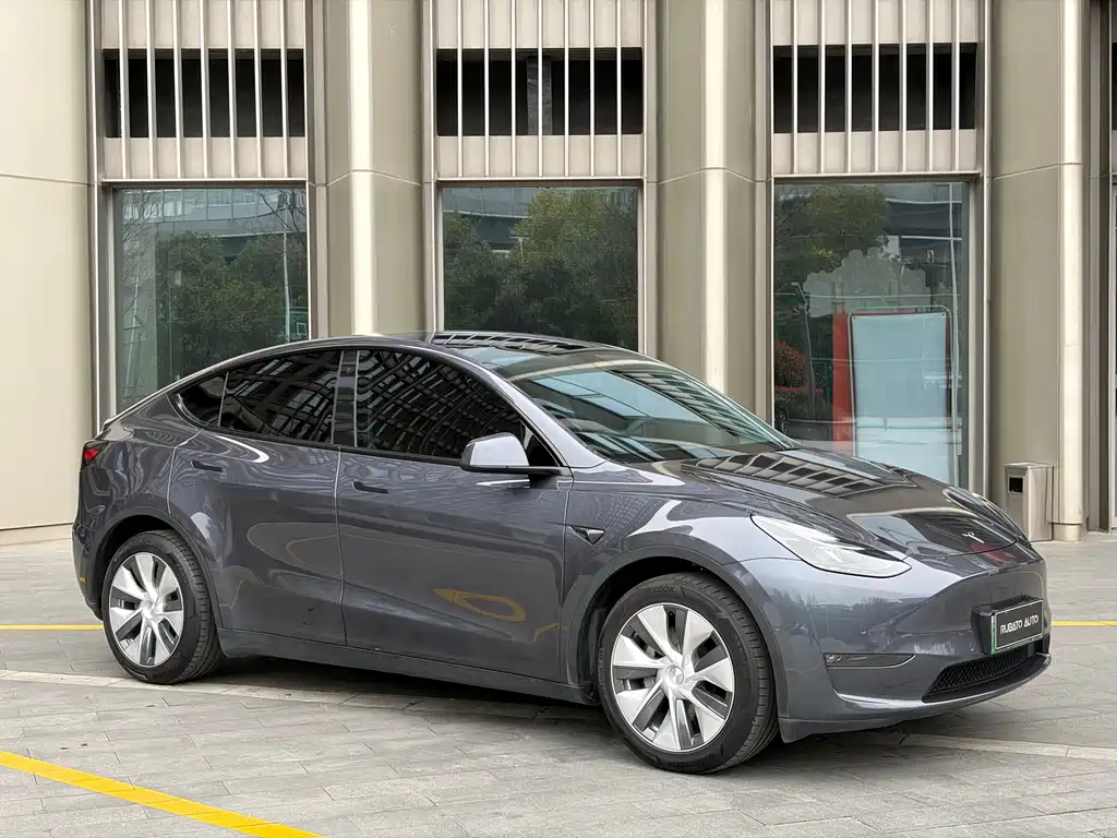 Tesla Model Y Long Range All-Wheel Drive 2022 Refresh 2023 - thumbnail 7