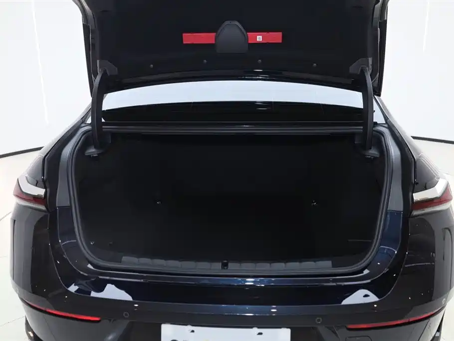 BMW BMW 7 Series 2023 735Li Luxury Package 2024 - thumbnail 17