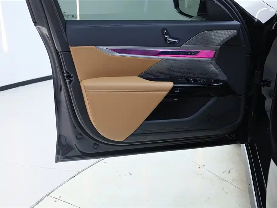 BMW BMW 7 Series 2023 735Li Luxury Package 2024 - thumbnail 20