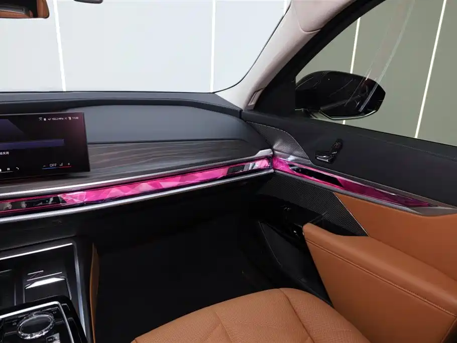 BMW BMW 7 Series 2023 735Li Luxury Package 2024 - thumbnail 28