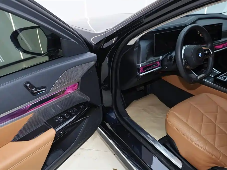 BMW BMW 7 Series 2023 735Li Luxury Package 2024 - thumbnail 30