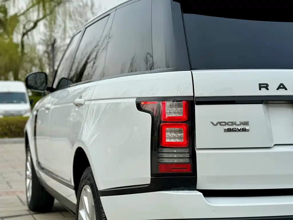 Land Rover Range Rover 2016 3.0 SC V6 Vogue Long Wheelbase 2016 - thumbnail 8