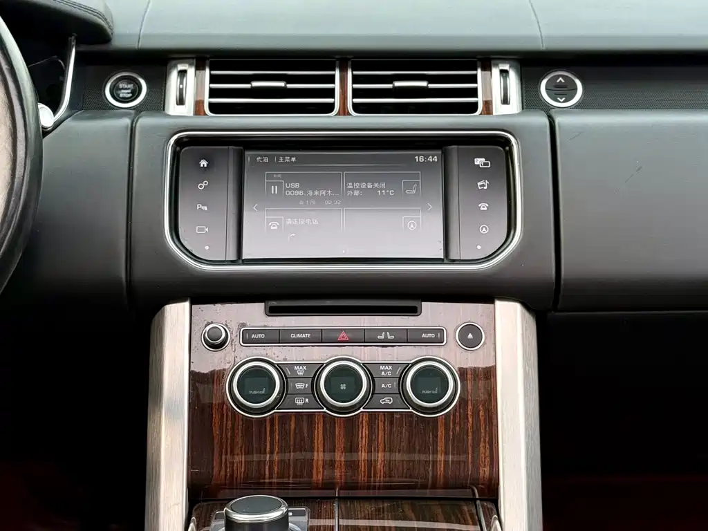 Land Rover Range Rover 2016 3.0 SC V6 Vogue Long Wheelbase 2016 - thumbnail 14