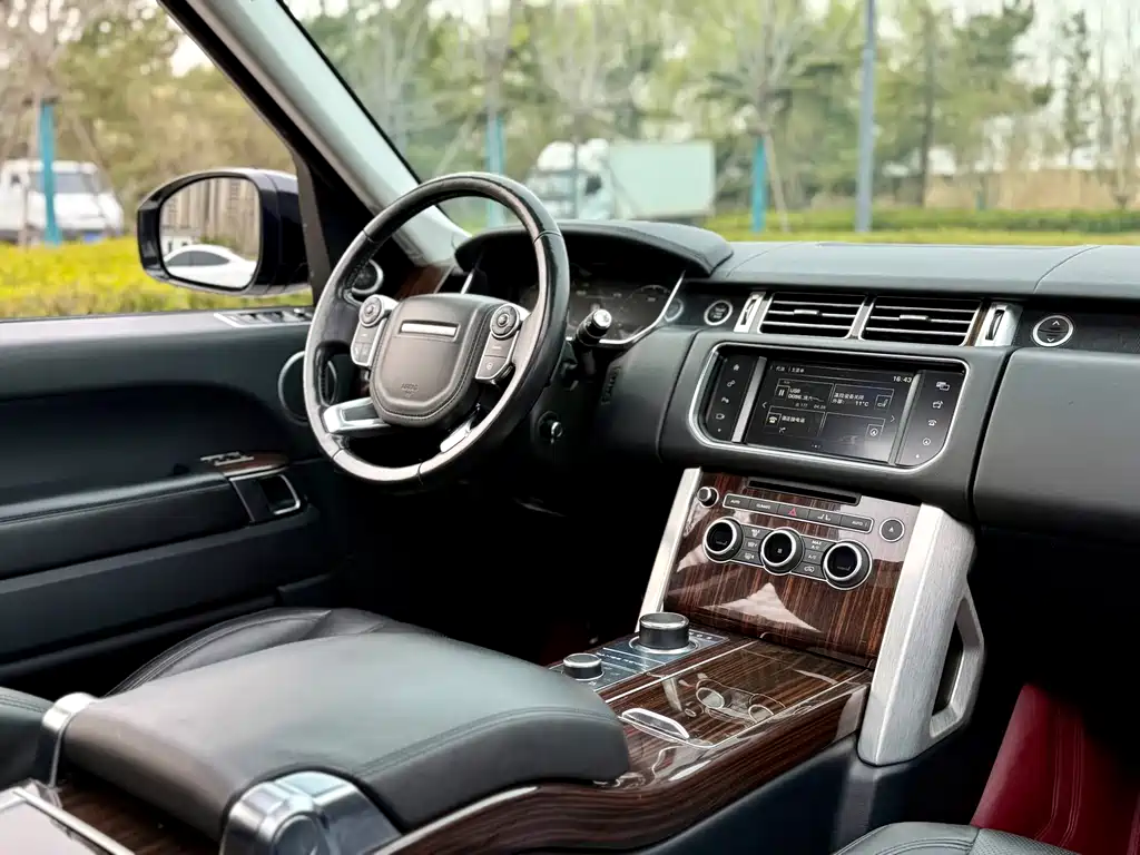 Land Rover Range Rover 2016 3.0 SC V6 Vogue Long Wheelbase 2016 - thumbnail 17