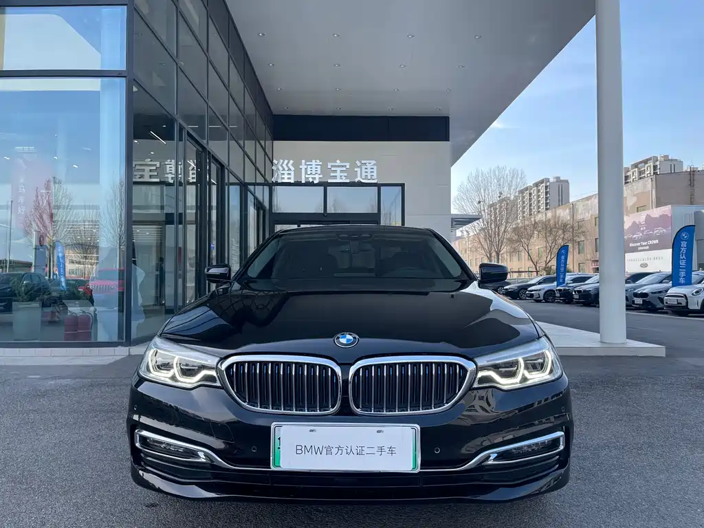 BMW BMW 5 Series Hybrid 2019 Model 530Le Luxury Package 2019 - thumbnail 2