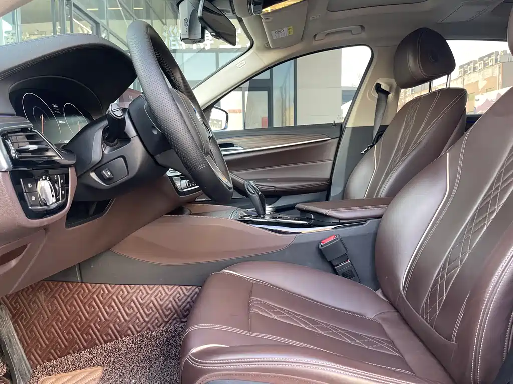 BMW BMW 5 Series Hybrid 2019 Model 530Le Luxury Package 2019 - thumbnail 7