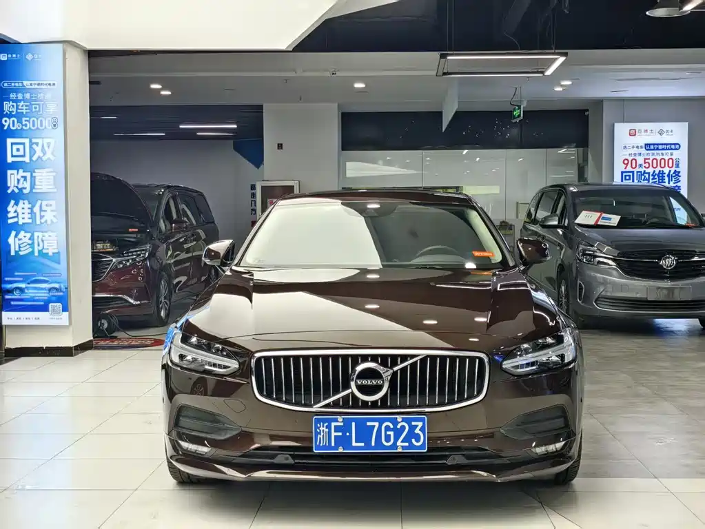 Volvo Volvo S90 2018 T4 IntelliLink Edition 2018 - thumbnail 2