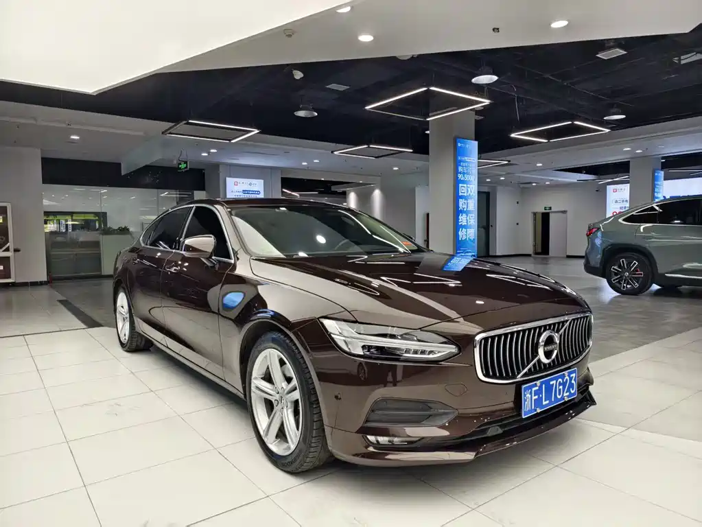 Volvo Volvo S90 2018 T4 IntelliLink Edition 2018 - thumbnail 3
