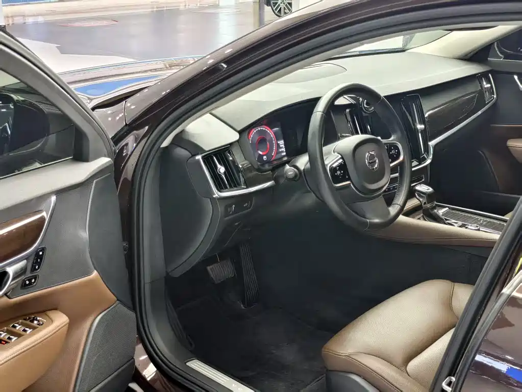 Volvo Volvo S90 2018 T4 IntelliLink Edition 2018 - thumbnail 5