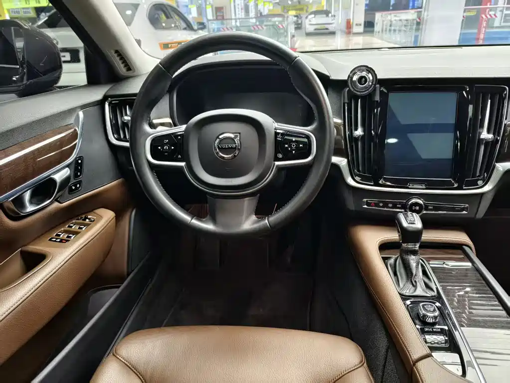Volvo Volvo S90 2018 T4 IntelliLink Edition 2018 - thumbnail 9
