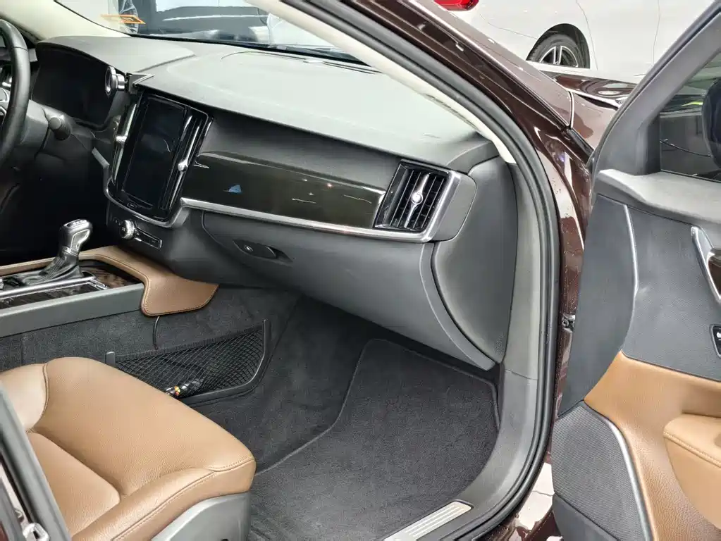 Volvo Volvo S90 2018 T4 IntelliLink Edition 2018 - thumbnail 11