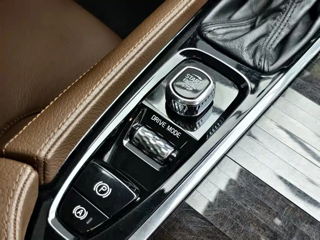 Volvo Volvo S90 2018 T4 IntelliLink Edition 2018 - thumbnail 13