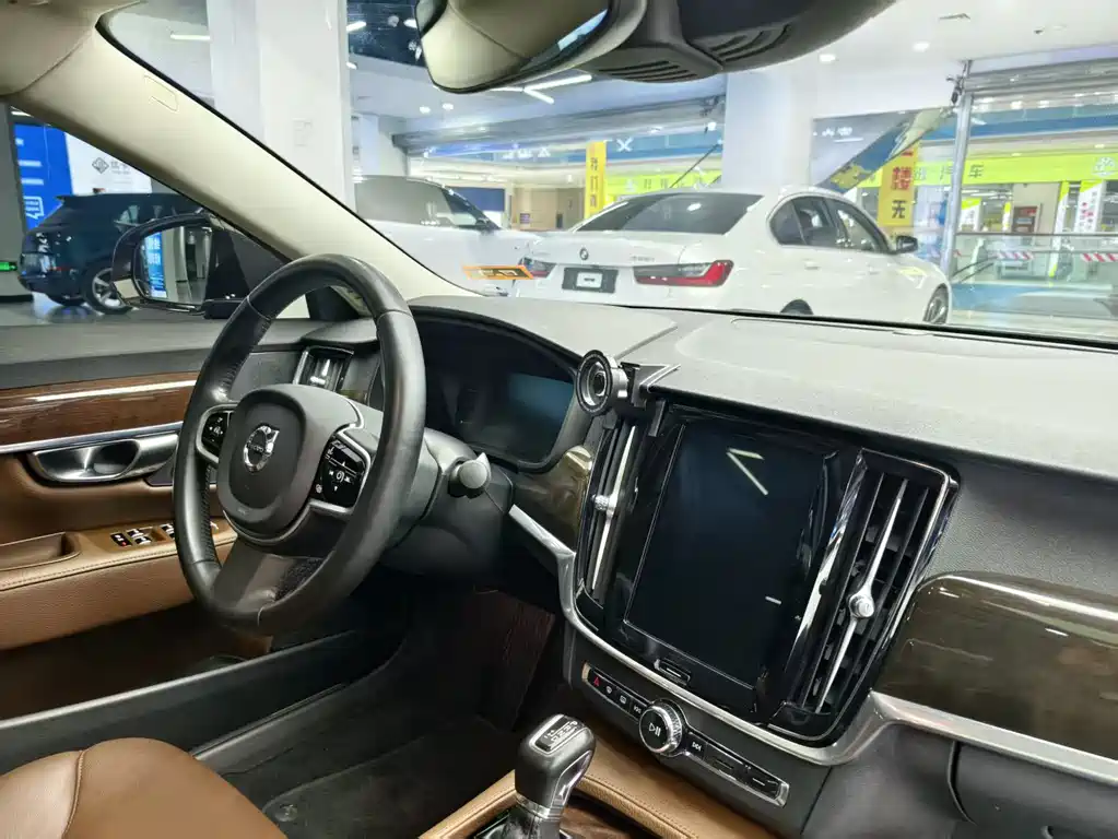 Volvo Volvo S90 2018 T4 IntelliLink Edition 2018 - thumbnail 14