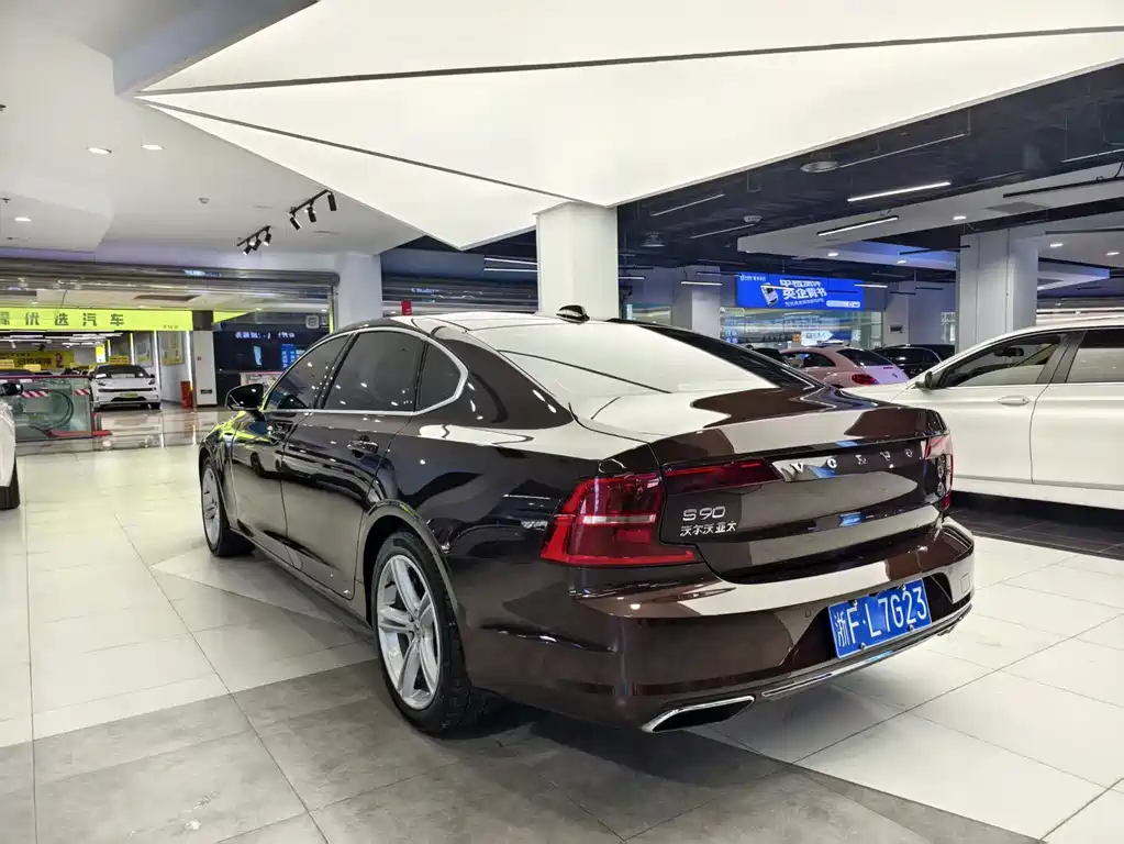 Volvo Volvo S90 2018 T4 IntelliLink Edition 2018 - thumbnail 16
