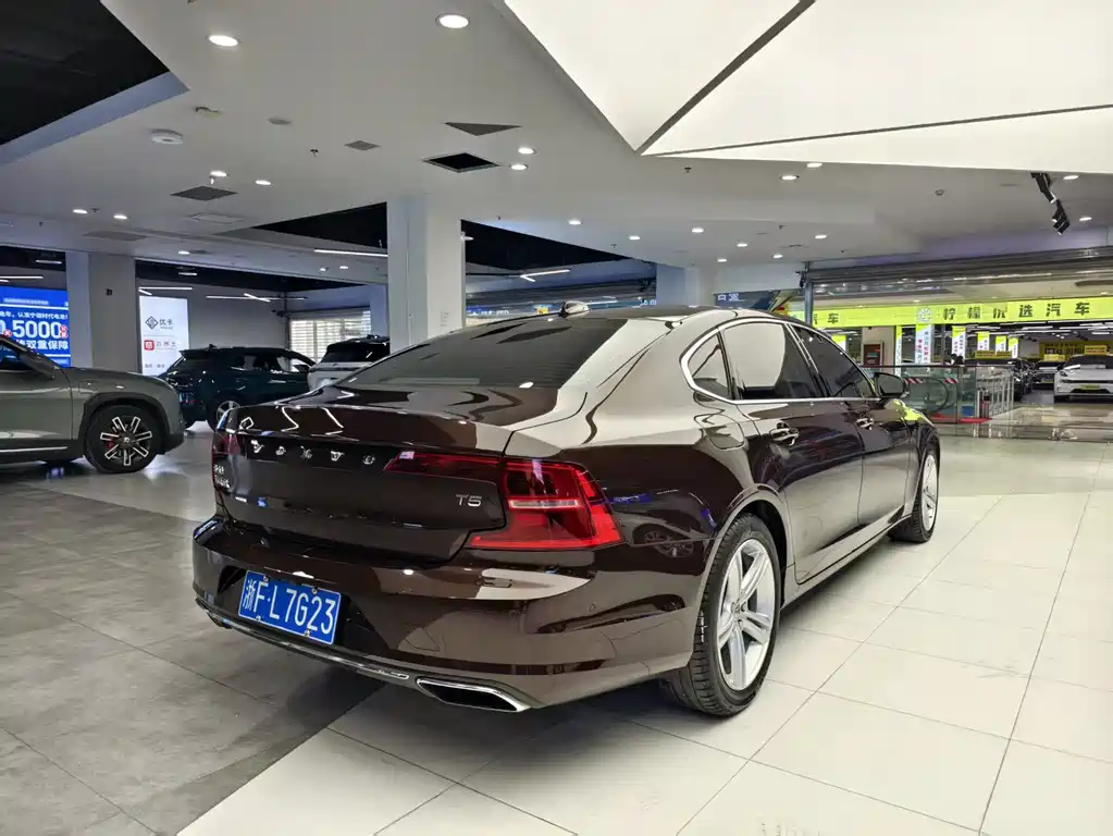 Volvo Volvo S90 2018 T4 IntelliLink Edition 2018 - thumbnail 17