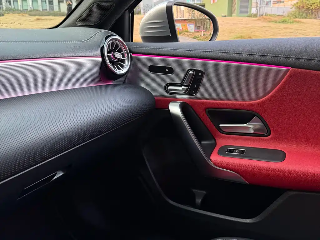 Mercedes-Benz Mercedes-Benz A-Class AMG A 45 4MATIC+ 2021 - thumbnail 16