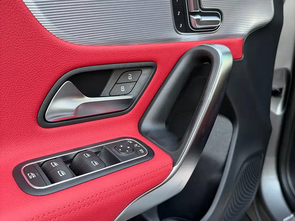 Mercedes-Benz Mercedes-Benz A-Class AMG A 45 4MATIC+ 2021 - thumbnail 17