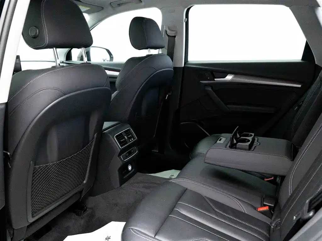 Audi Audi Q5L 2021 40 TFSI Luxury Dynamic Model 2021 - thumbnail 4