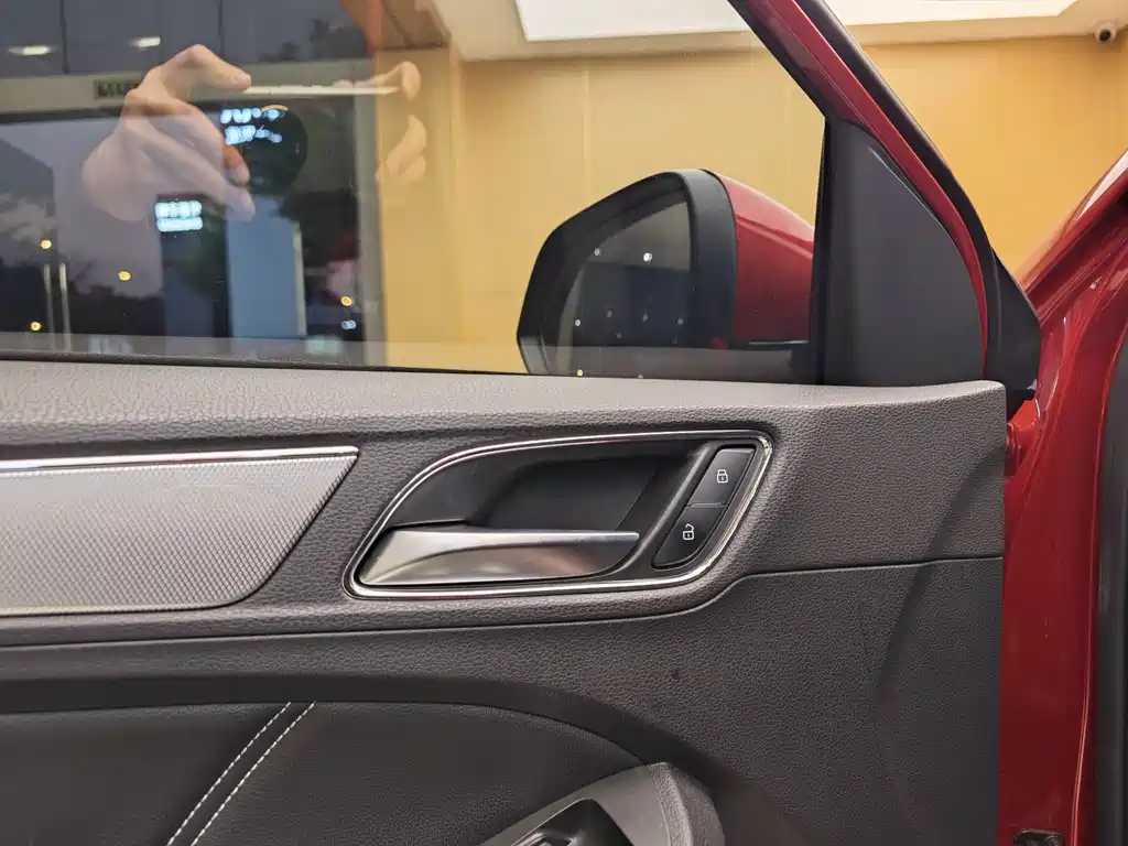 Roewe Roewe RX5 2016 20T 2WD Automatic Internet Smart Enjoyment Edition 2016 - thumbnail 8