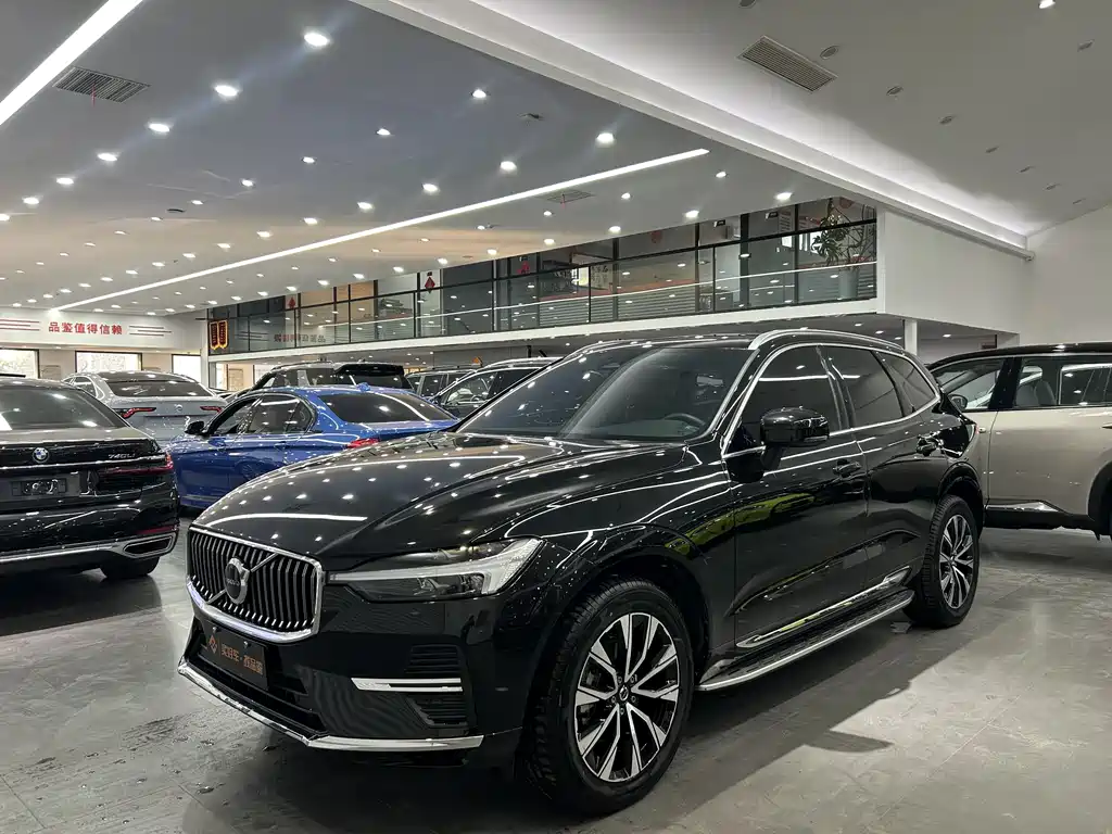Volvo Volvo XC60 2022 B5 AWD Momentum Luxury Edition 2022