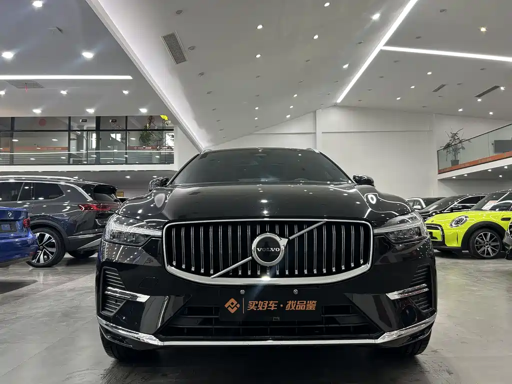 Volvo Volvo XC60 2022 B5 AWD Momentum Luxury Edition 2022 - thumbnail 6