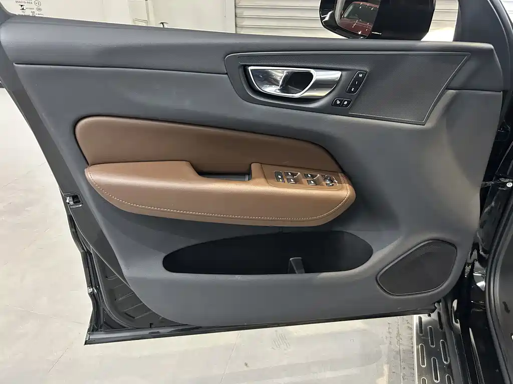 Volvo Volvo XC60 2022 B5 AWD Momentum Luxury Edition 2022 - thumbnail 15