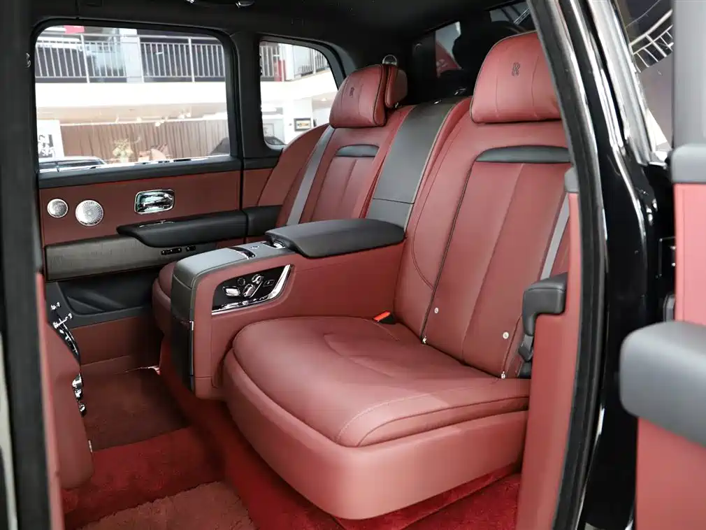 Rolls-Royce Rolls-Royce Cullinan 2018 Four-Seat Version 2022 - thumbnail 7