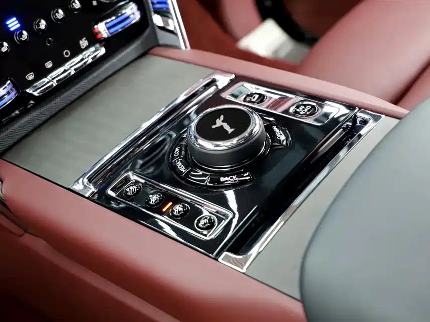 Rolls-Royce Rolls-Royce Cullinan 2018 Four-Seat Version 2022 - thumbnail 13