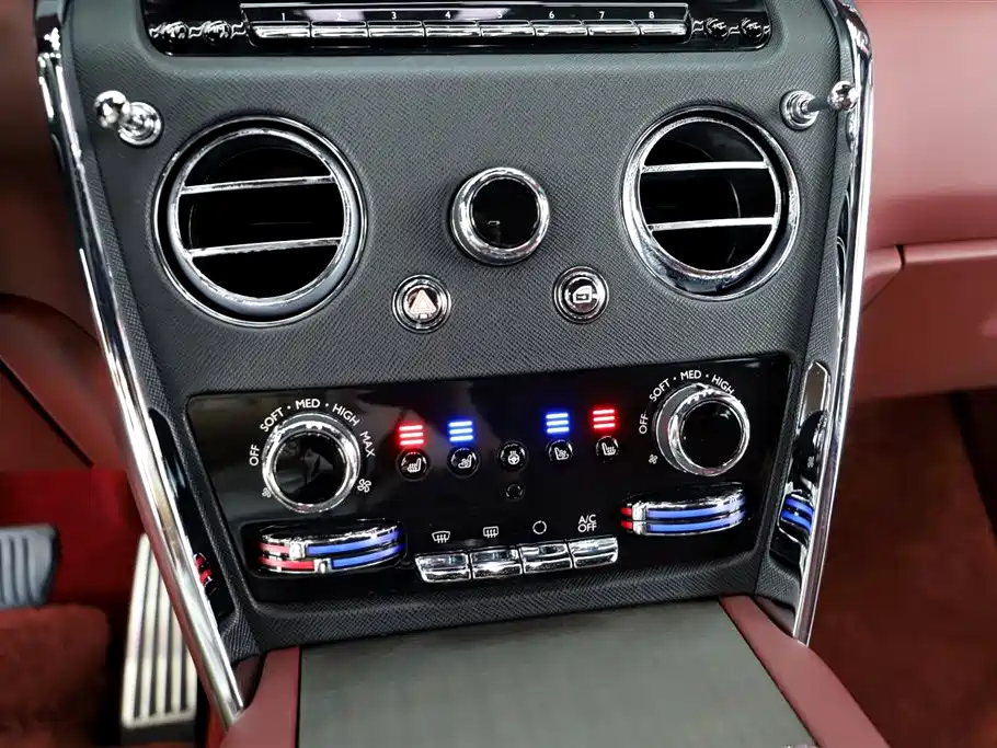 Rolls-Royce Rolls-Royce Cullinan 2018 Four-Seat Version 2022 - thumbnail 14