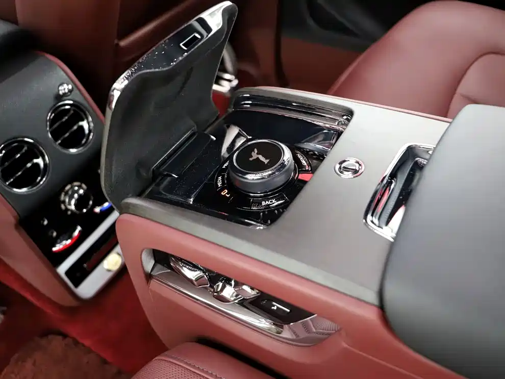 Rolls-Royce Rolls-Royce Cullinan 2018 Four-Seat Version 2022 - thumbnail 15