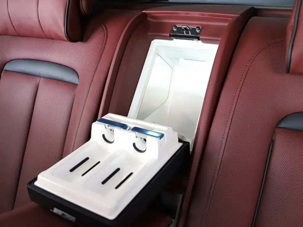 Rolls-Royce Rolls-Royce Cullinan 2018 Four-Seat Version 2022 - thumbnail 17