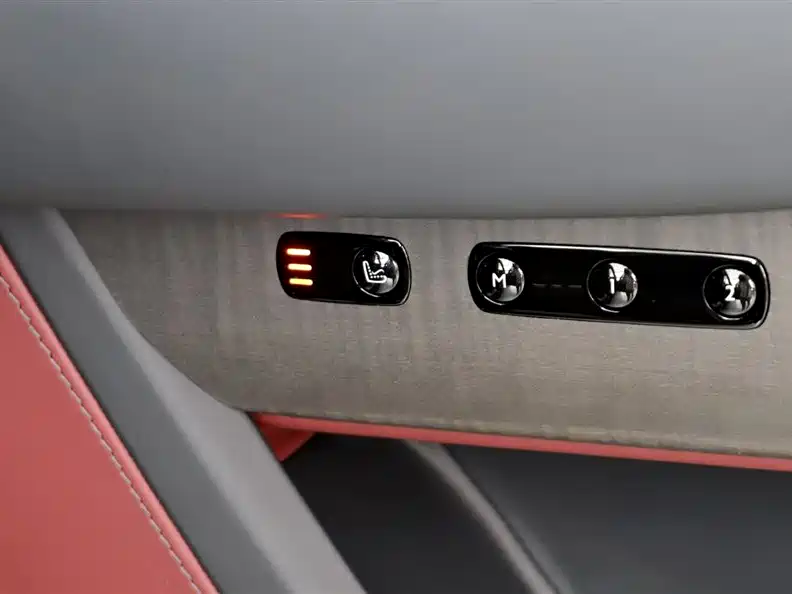 Rolls-Royce Rolls-Royce Cullinan 2018 Four-Seat Version 2022 - thumbnail 22