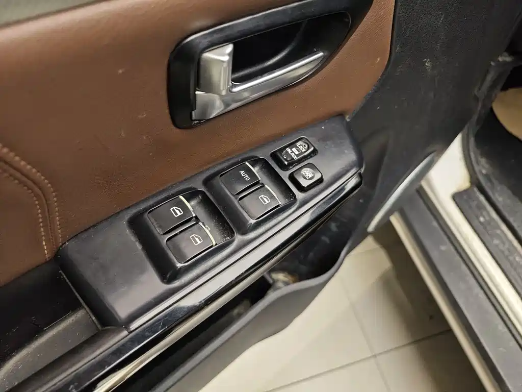 Haval Haval H5 Classic 2018 Model Classic Edition 2.0T Manual 4WD Advanced Type 2018 - thumbnail 9