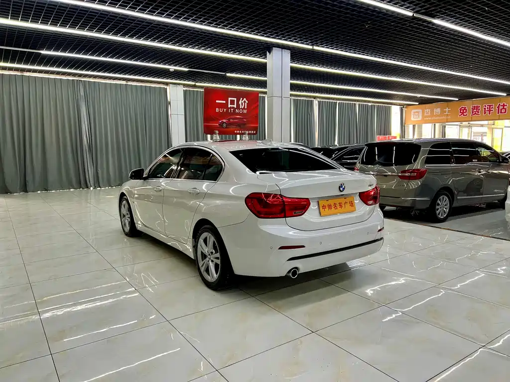 BMW BMW 1 Series 2017 118i Design Package 2017 - thumbnail 4