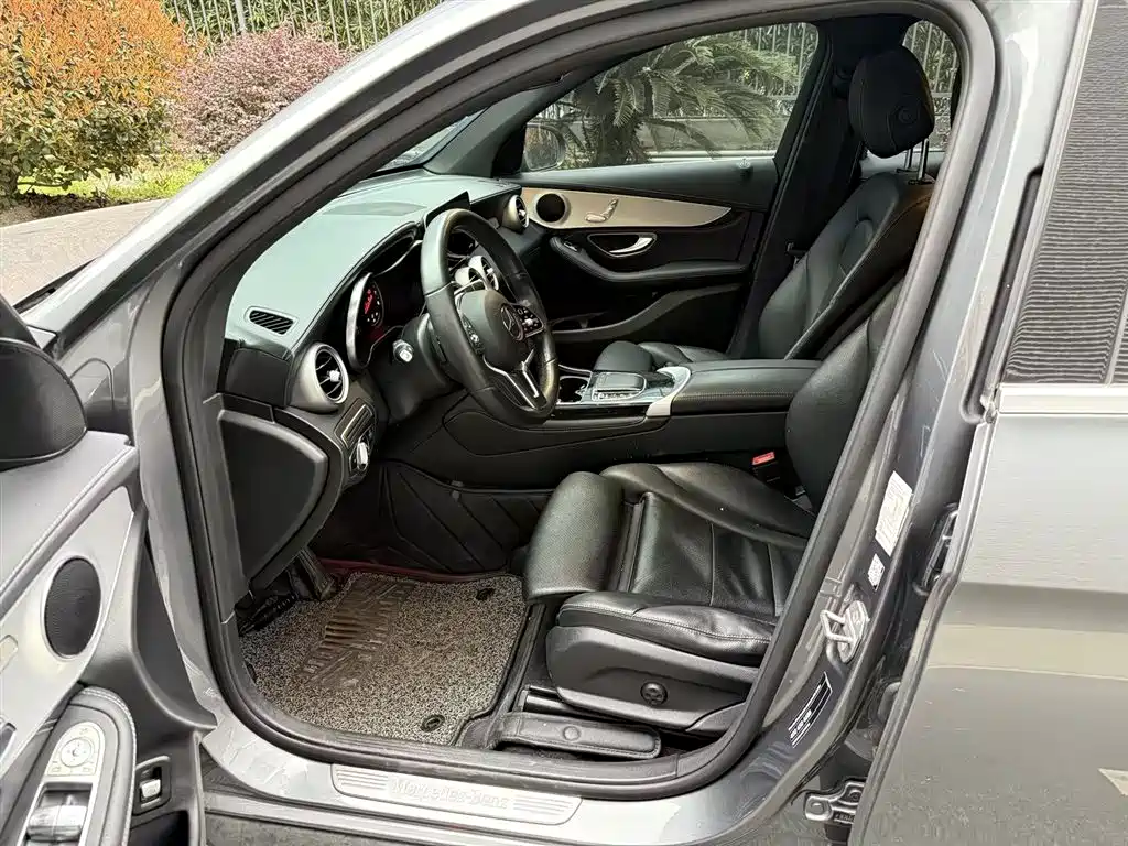 Mercedes-Benz Mercedes-Benz GLC 2020 Facelift GLC 260 L 4MATIC Dynamic 2019 - thumbnail 3