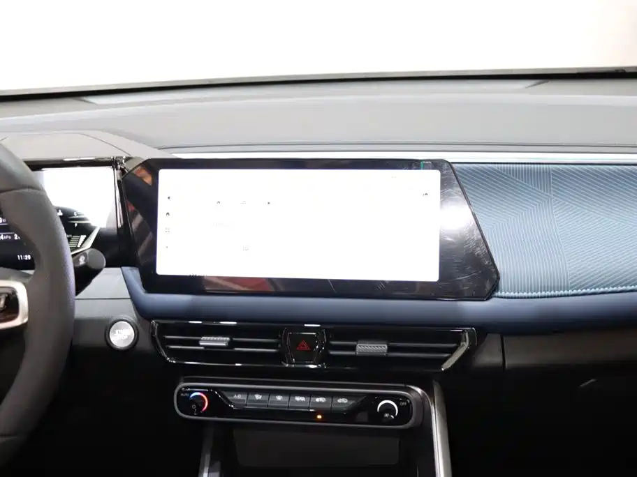 GAC Trumpchi GAC GS3 2023 Shadow Speed 270T Smart Power Edition 2025 - thumbnail 14